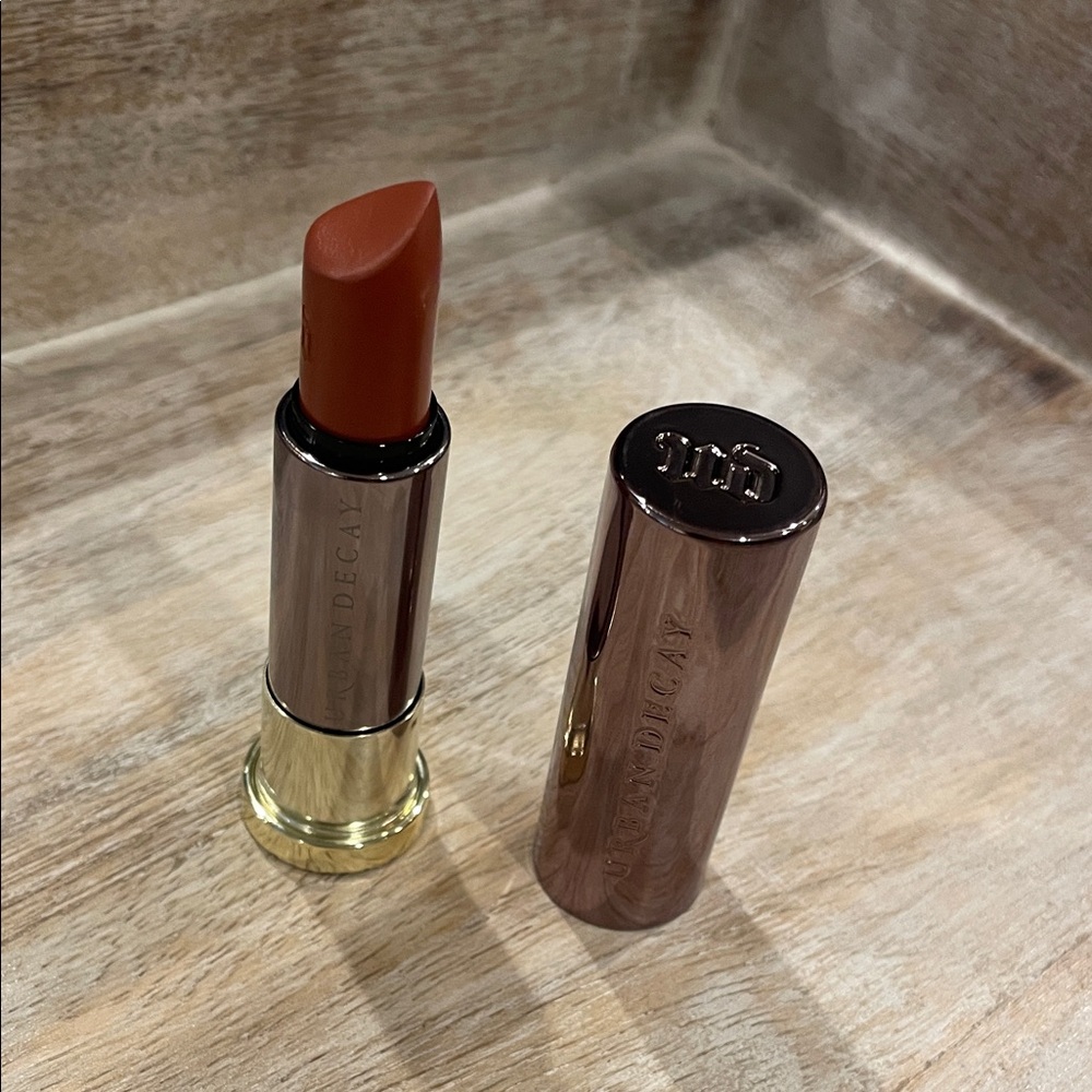 Urban Decay Lipstick (Backseat)